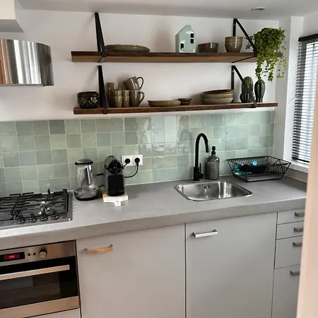 16 Apartment